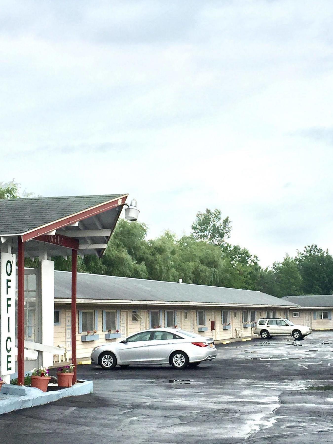 Travel Inn Westmoreland Exterior foto
